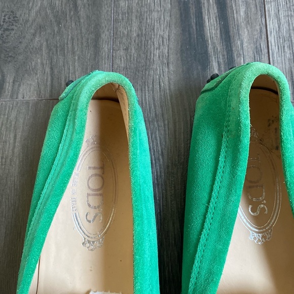 Tod’s loafers in suede. Gorgeous Kelly green colour, size 7.5. - Picture 2 of 4